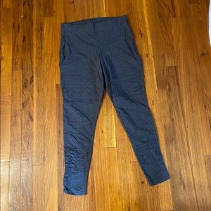 Torrid gray leggings with moto detailing